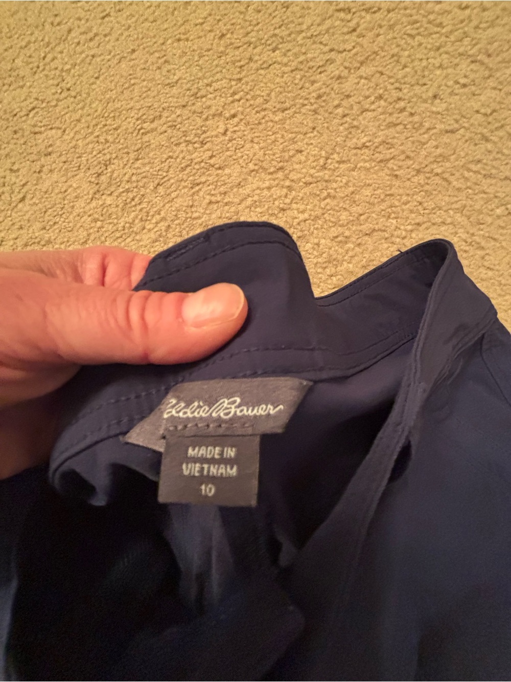 Eddie Bauer cargo shorts 5" inseam - Picture 5 of 5